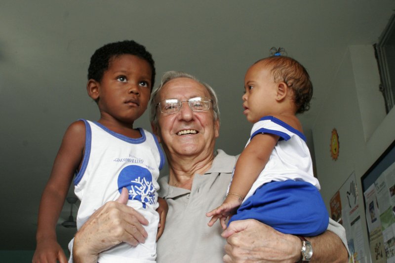 dom_michele_com_maria_eduarda_e_josiasbrenolaprovitera.jpg